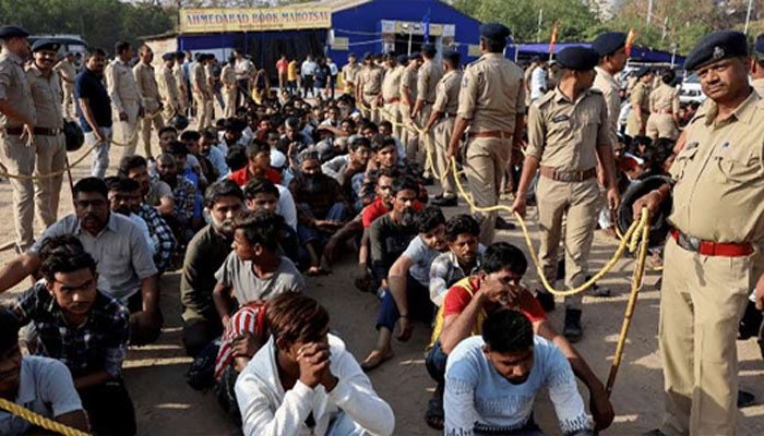 ‘বন্দুকের মুখে’ মুসলমানদের বাংলাদেশে পাঠাচ্ছে ভারত