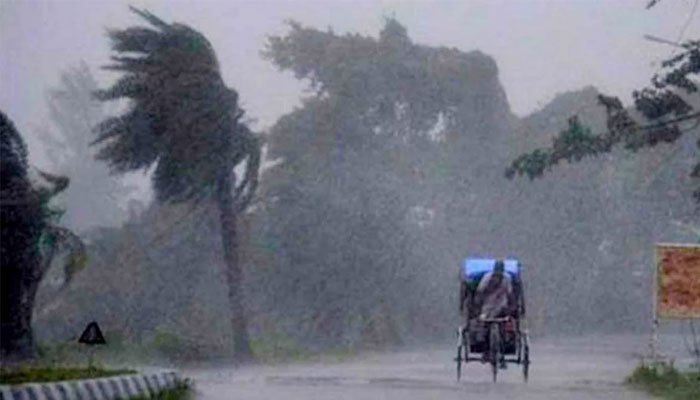 দুপুরের মধ্যে ৮ অঞ্চলে ঝড়ের আভাস