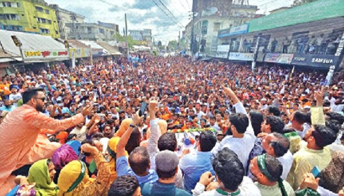 চাঁদাবাজ মাফিয়াতন্ত্রের সরকার গড়তে দেওয়া যাবে না