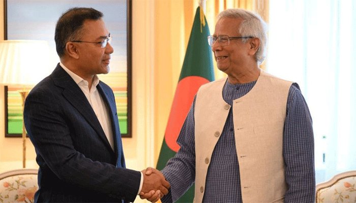 জন্মদিনে প্রধান উপদেষ্টাকে তারেক রহমানের ফুলেল শুভেচ্ছা